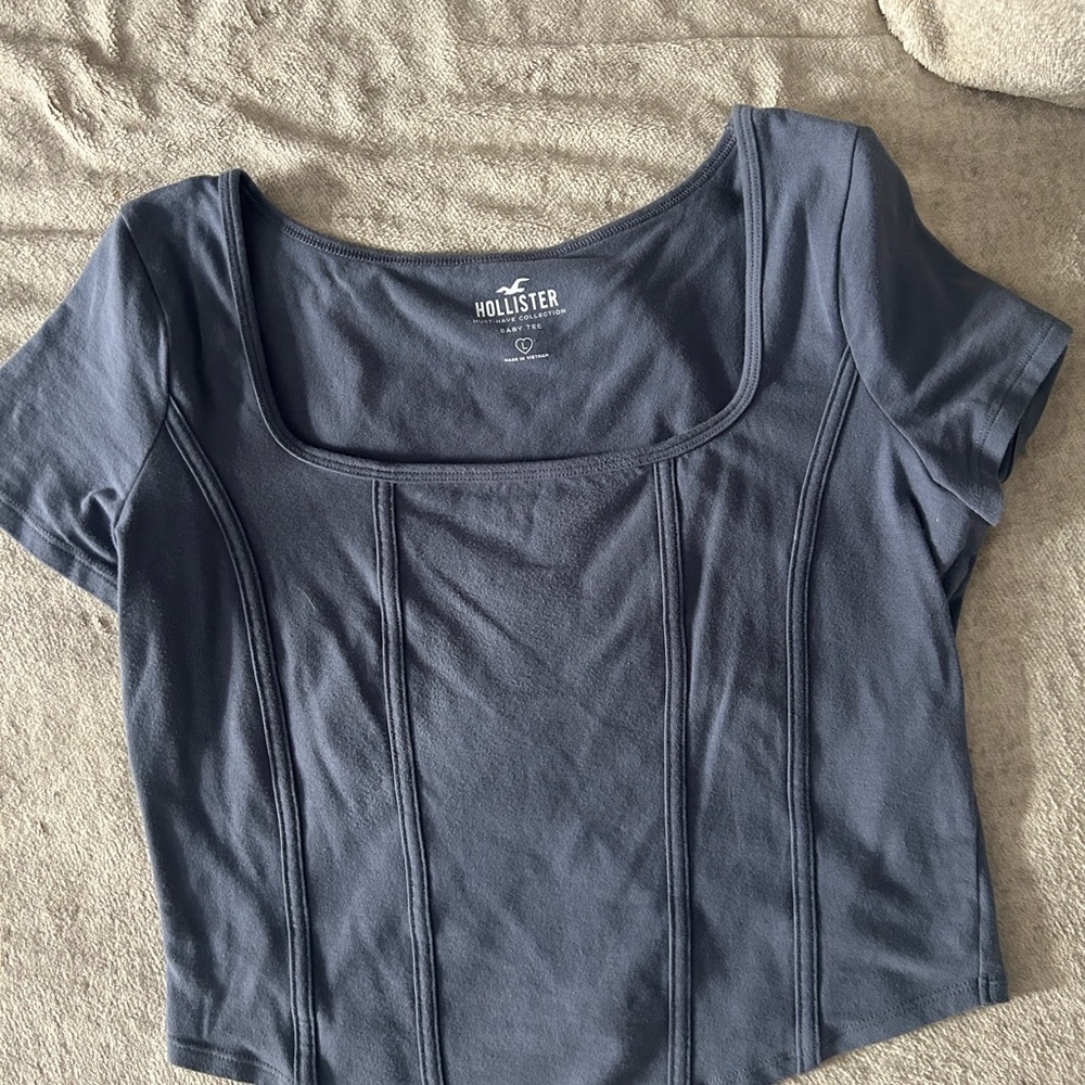 Hollister Women's Dark Blue Crop Top